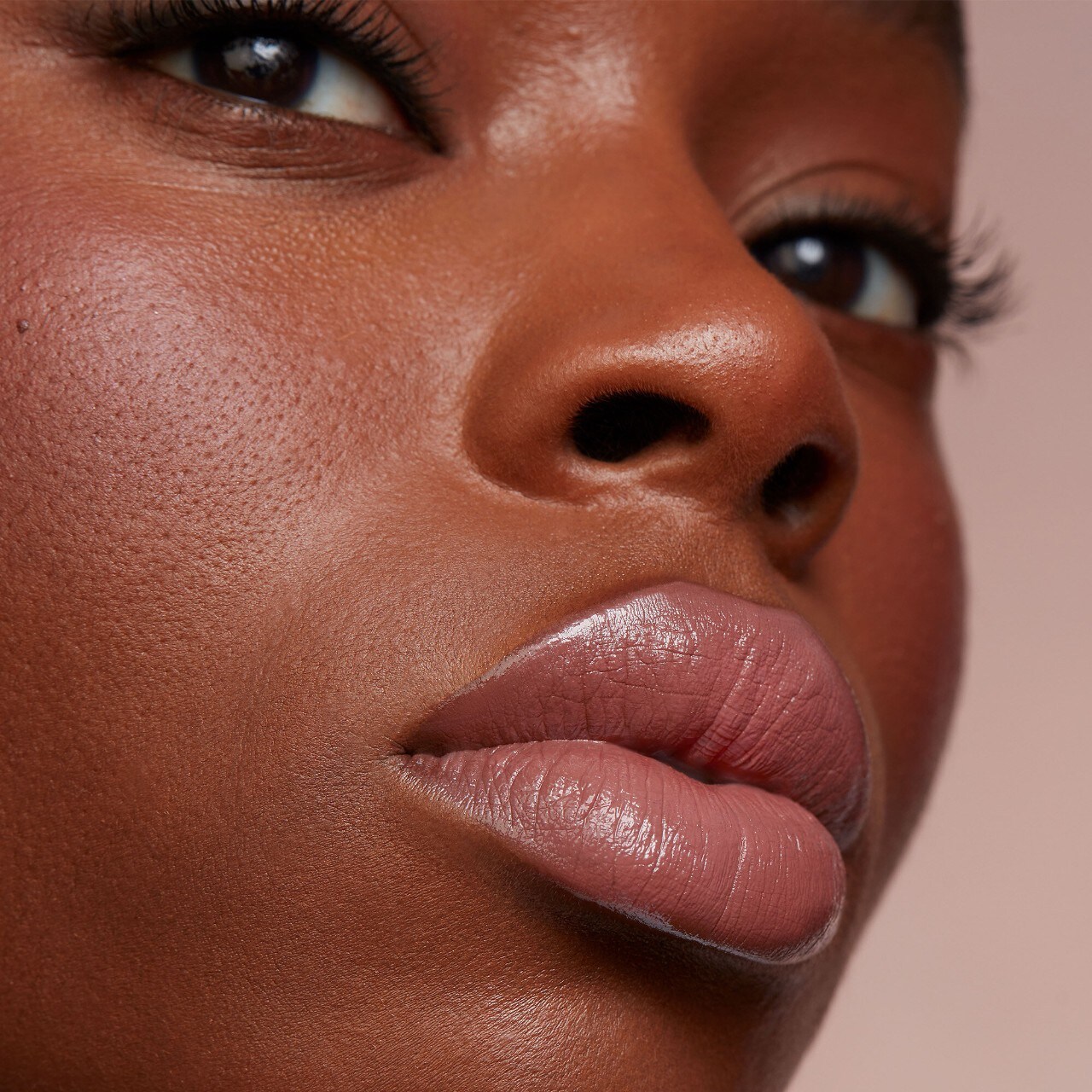 SILKY LIP CRÈME BLUSHING (LABIAL EN CREMA)